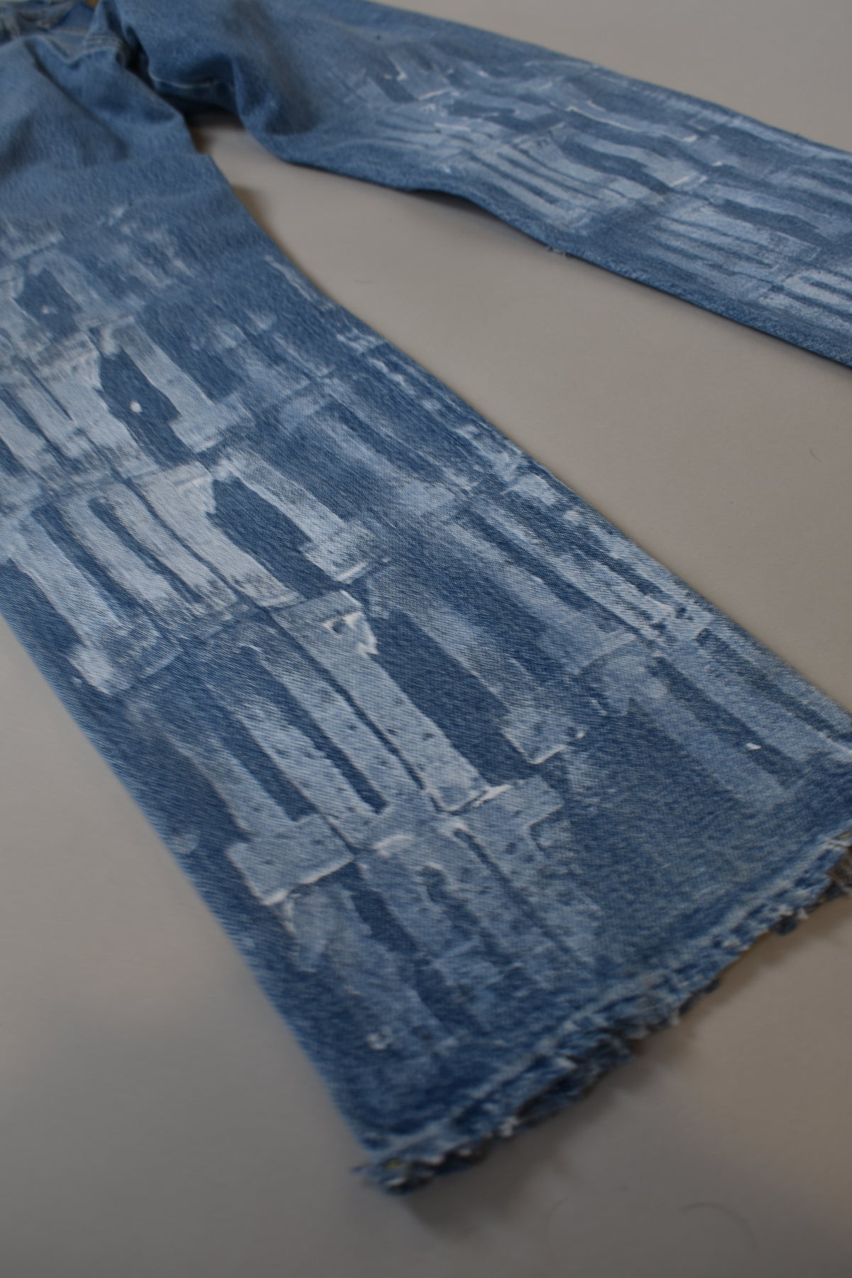 #004 Modern Outlaw Jeans